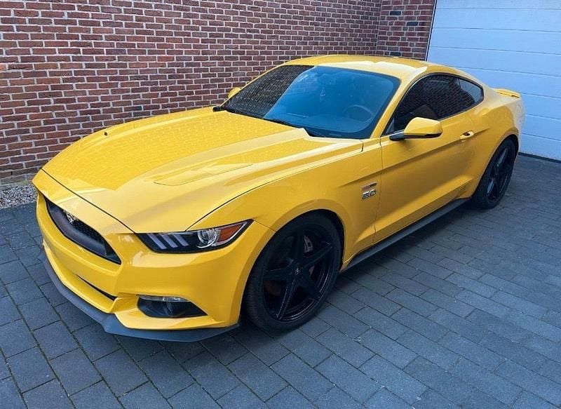 Second-hand Ford Mustang 450 CP (330 kW) 2015 Galben Coupe