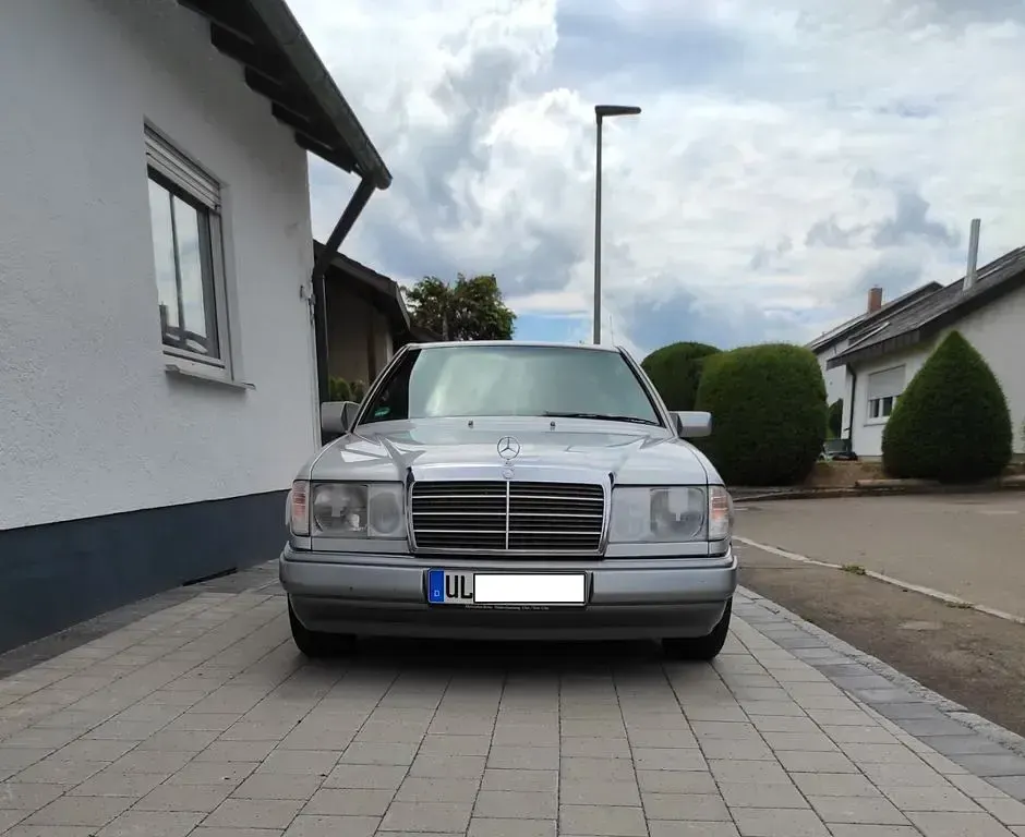 Gebraucht Mercedes E320 220 PS (161 kW) 1993 Silber Coupé