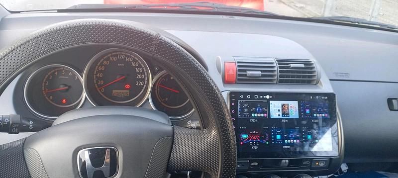 Gebraucht Honda Jazz 77 PS (56 kW) 2004 Rot Kleinwagen