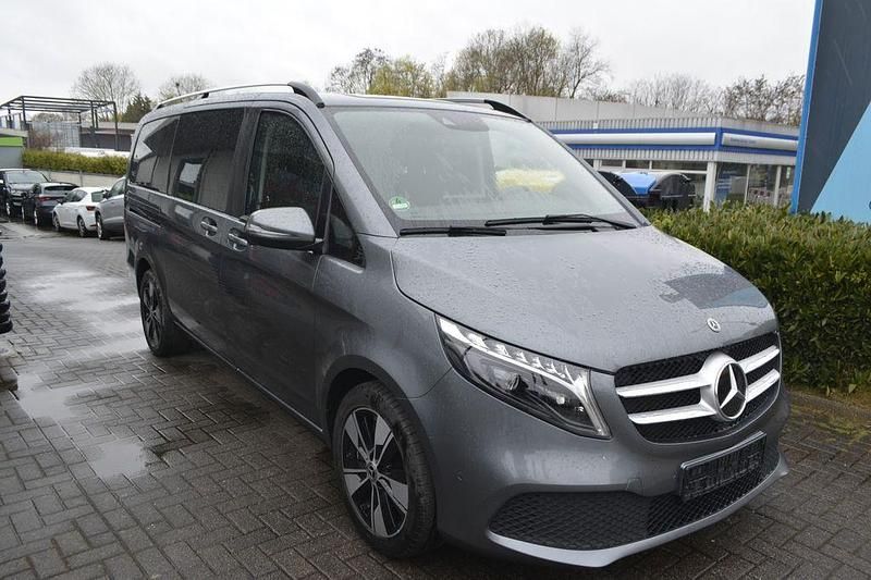 Gebraucht Mercedes V220 Edition 237 PS (174 kW) 2023 Grau Van / Kleinbus