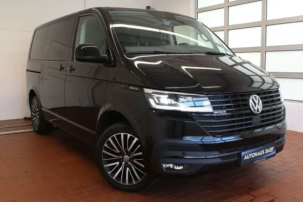 Używany VW Multivan Highline 204 KM (150 kW) 2021 Czarny Minivan
