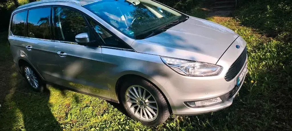 Gebraucht Ford Galaxy 150 PS (110 kW) 2018 Silber Van / Kleinbus