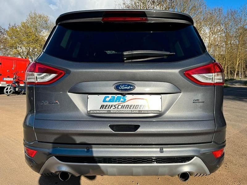 Gebraucht Ford Kuga Individual 163 PS (119 kW) 2014 Grau SUV