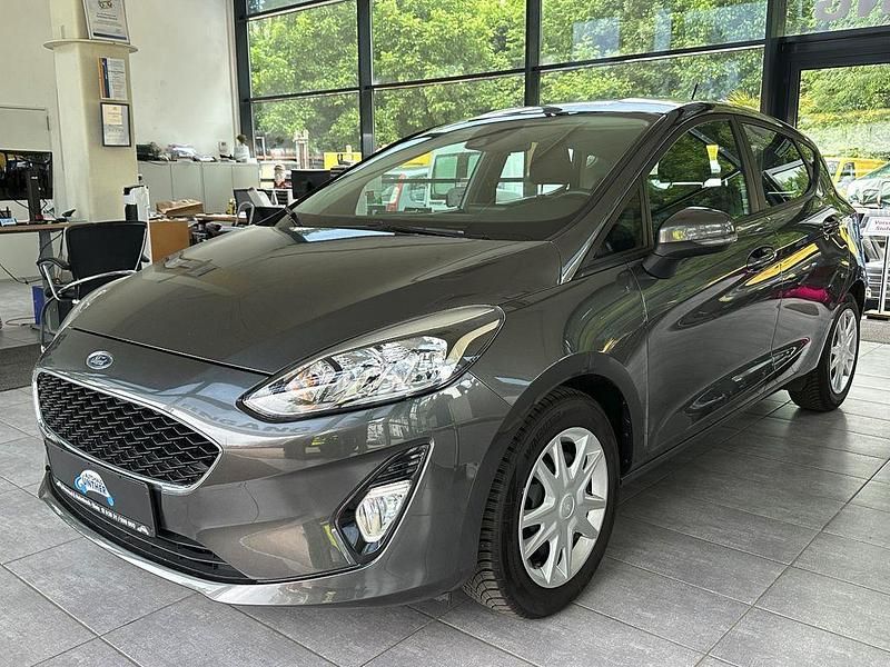 Grau Gebraucht 2018 Ford Fiesta Titanium Kleinwagen | 10.690 € (Fairer Preis) - Bild 1/4