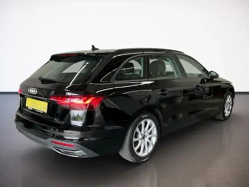 Gebraucht Audi A4 Sport 204 PS (150 kW) 2023 Brillantschwarz Kombi