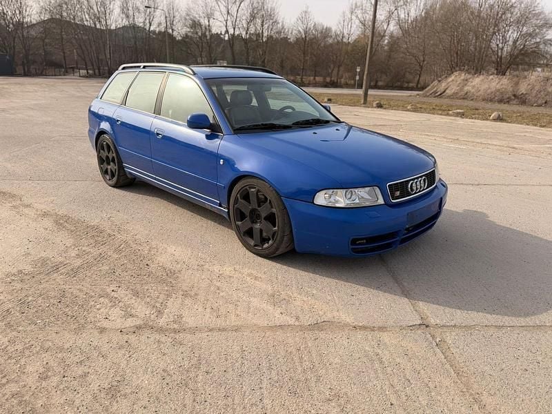 Gebraucht Audi S4 Basis 265 PS (194 kW) 1998 Blau Kombi