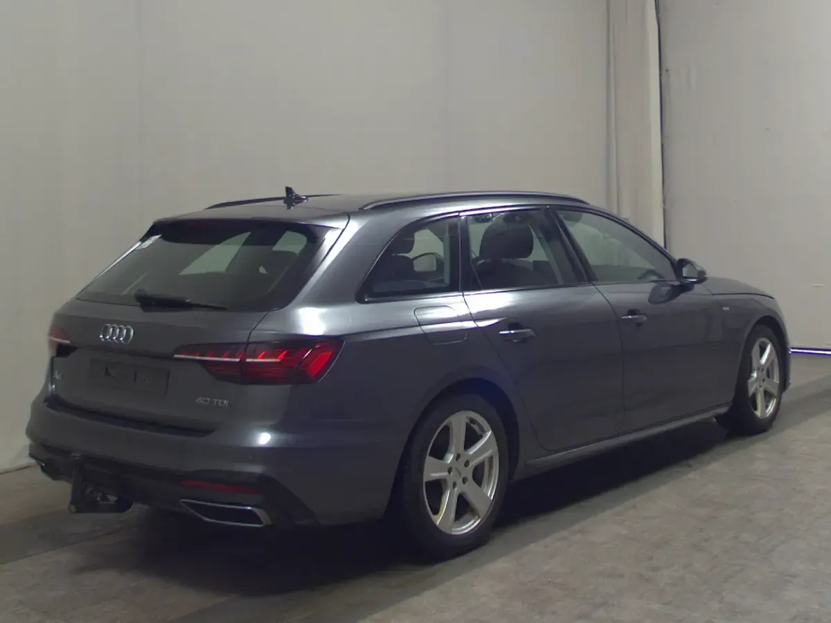 Gebraucht Audi A4 S-Line 204 PS (150 kW) 2022 Grau Kombi