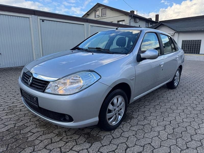 Silber Gebraucht 2013 Renault Clio IV Dynamique Limousine | 3.800 € (Superpreis) - Bild 1/4
