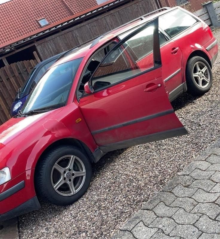 Gebraucht VW Passat 102 PS (75 kW) 1997 Rot Kombi
