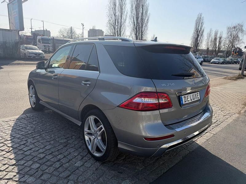 Gebraucht Mercedes ML250 AMG 204 PS (150 kW) 2014 Silber SUV