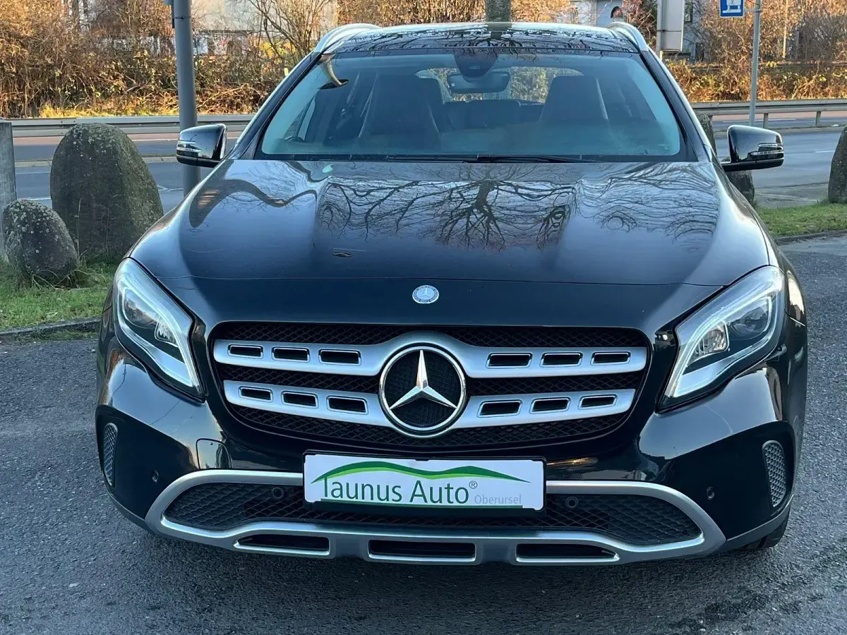 Gebraucht Mercedes GLA200 Urban 156 PS (114 kW) 2017 Schwarz SUV
