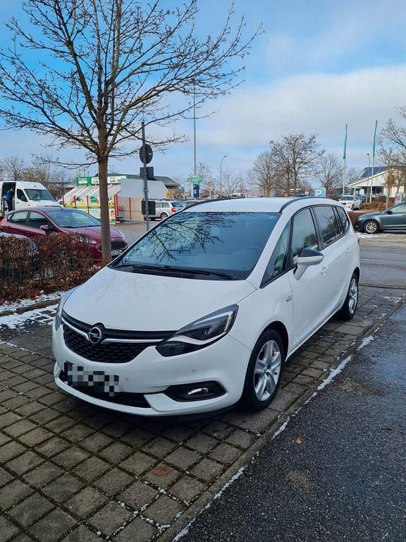 Weiß Gebraucht 2017 Opel Zafira Edition Van / Kleinbus | 11.500 € (Fairer Preis) - Bild 1/4