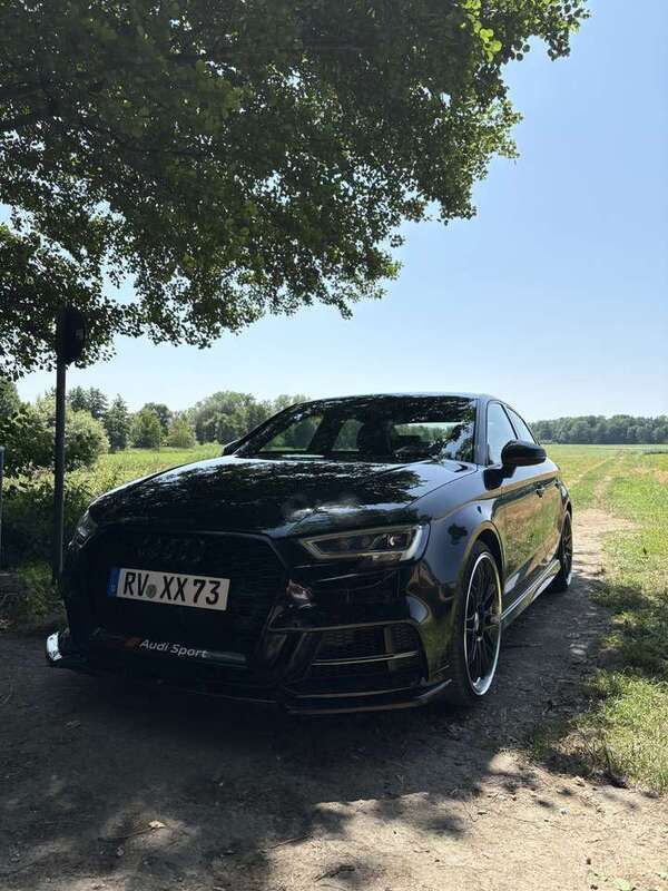 Schwarz Gebraucht 2017 Audi S3 Limousine | 31.990 € (Fairer Preis) - Bild 1/4
