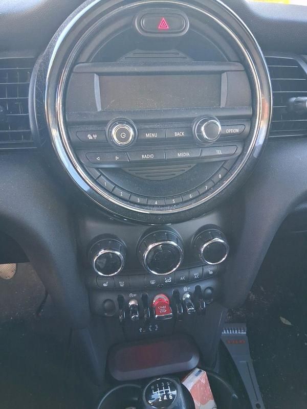 Second-hand Mini Metropolitan 102 CP (75 kW) 2017 Roșu Hatchback