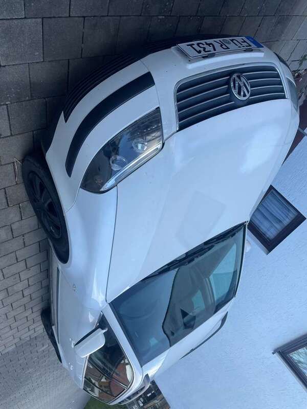 Weiß Gebraucht 2002 VW Passat Kombi | 2.500 € (Etwas zu teuer) - Bild 1/4