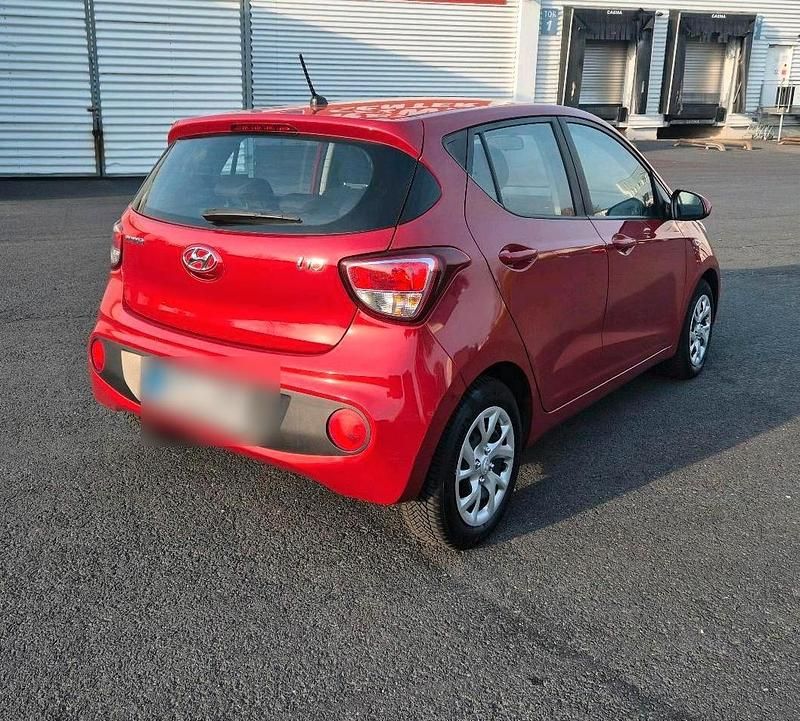 Gebraucht Hyundai i10 66 PS (48 kW) 2019 Rot Kleinwagen