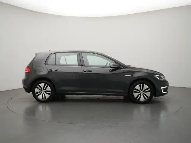 Gebraucht VW e-Golf 100 kW (136 PS) 2021 Grau Kleinwagen
