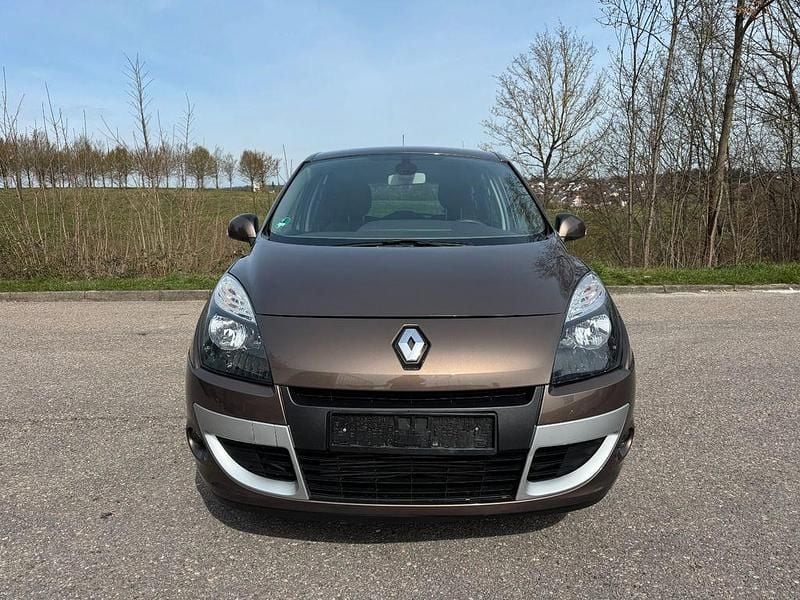 Gebraucht Renault Scénic III Dynamique 131 PS (96 kW) 2011 Braun Van / Kleinbus