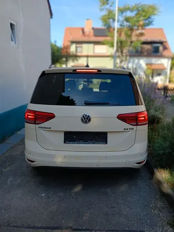 Gebraucht VW Touran Comfortline 150 PS (110 kW) 2017 Gelb Van / Kleinbus