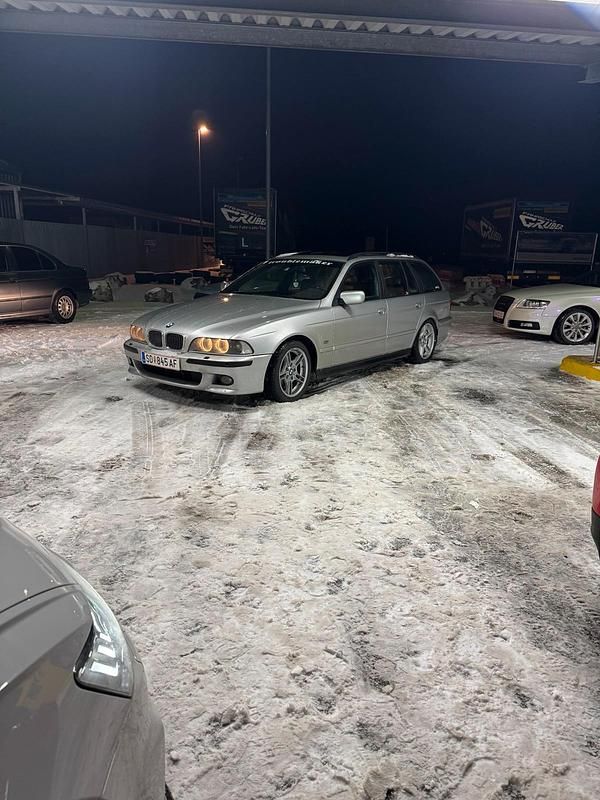 Gebraucht BMW 530 193 PS (141 kW) 2003 Silber Kombi