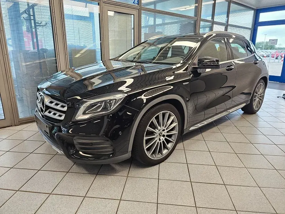 Usata Mercedes GLA200 156 CV (114 kW) 2018 Nero SUV