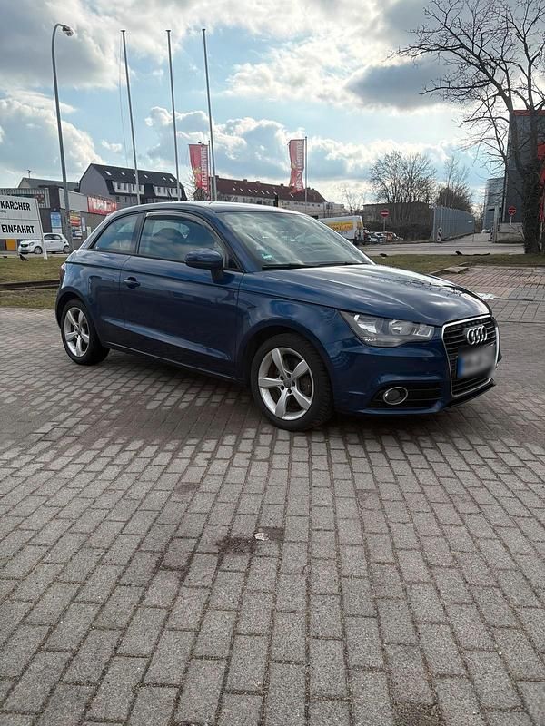 Gebraucht Audi A1 105 PS (77 kW) 2010 Blau Kleinwagen