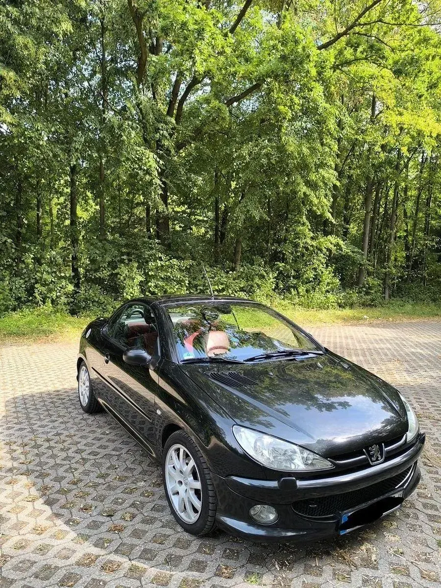 Gebraucht Peugeot 206 CC 109 PS (80 kW) 2003 Schwarz Cabrio