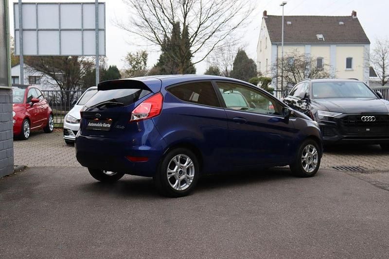 Gebraucht Ford Fiesta SYNC Edition 101 PS (74 kW) 2014 Blau Limousine