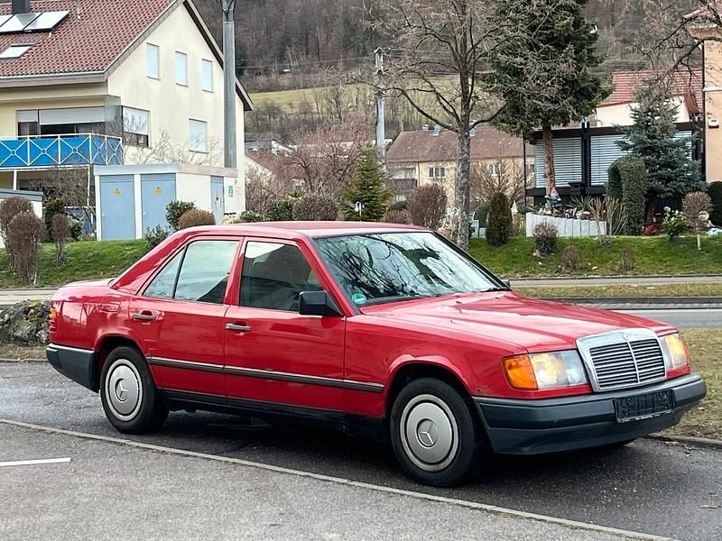 Rot Gebraucht 1989 Mercedes 200 Classic Limousine | 1.100 € - Bild 1/4