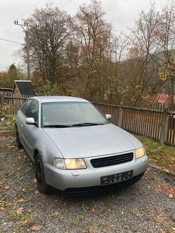 Silber Gebraucht 1997 Audi A3 Limousine | 1.500 € (Fairer Preis) - Bild 1/4