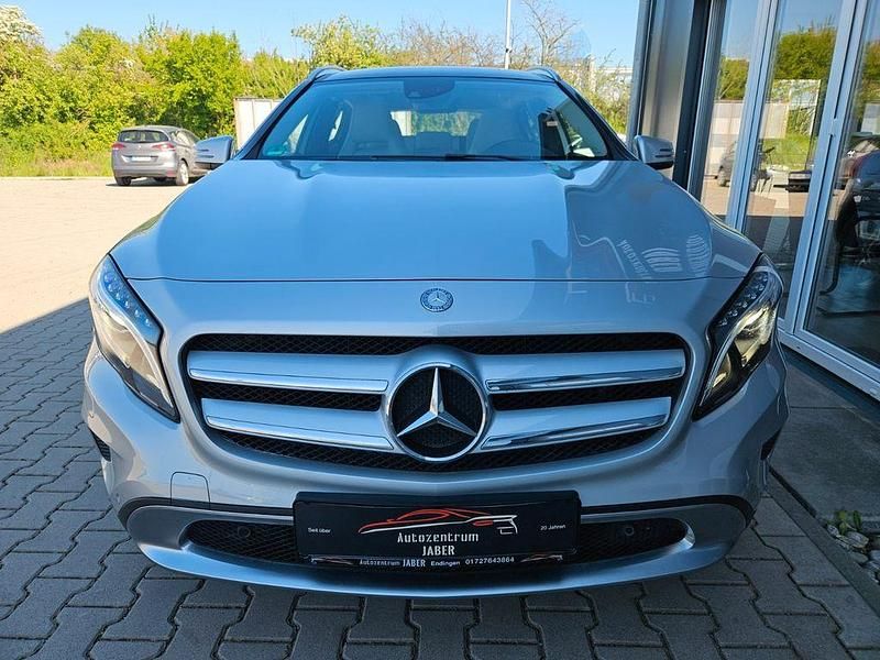 Gebraucht Mercedes GLA250 211 PS (155 kW) 2014 Silber SUV