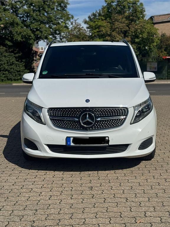 Gebraucht 2014 Mercedes V220 Avantgarde Van / Kleinbus | 24.900 € (Guter Preis) - Bild 1/4