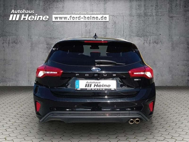 Gebraucht Ford Focus ST-Line 125 PS (91 kW) 2022 Agate black metallic Limousine
