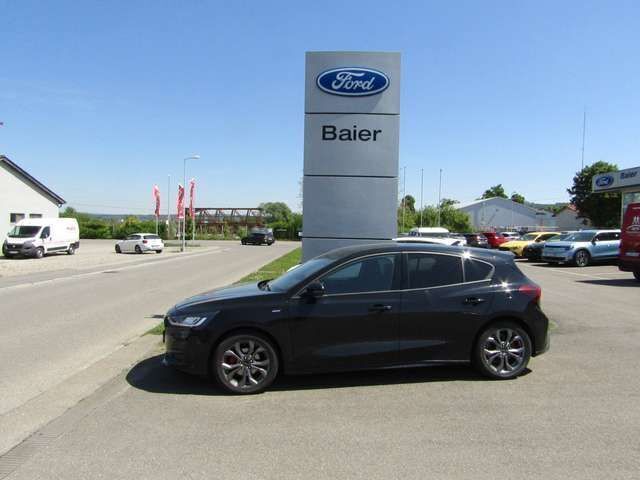 Gebraucht Ford Focus ST-Line 125 PS (91 kW) 2022 Obsidianschwarz metallic Kleinwagen