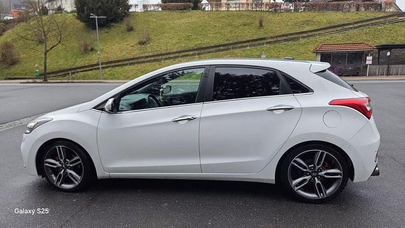 Gebraucht Hyundai i30 Turbo 186 PS (136 kW) 2016 Weiß Limousine