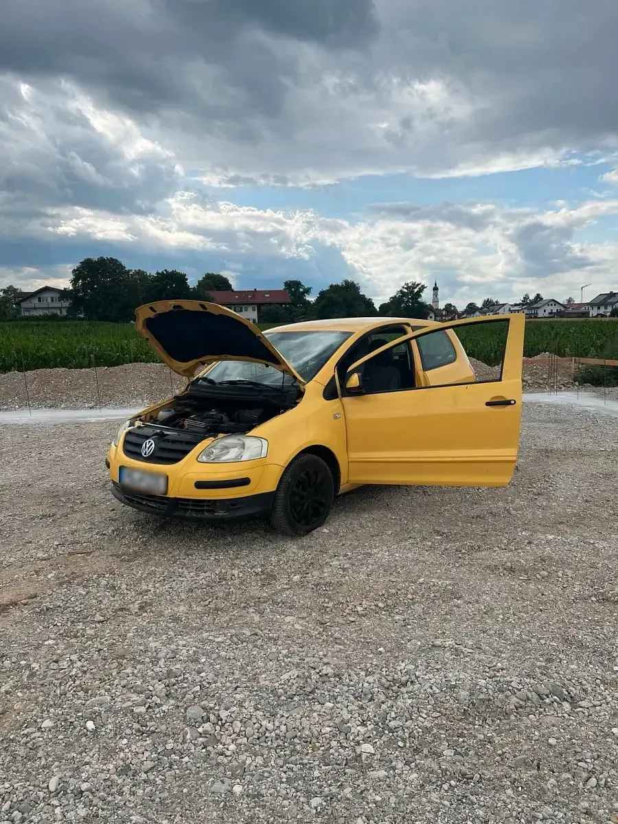 Gebraucht VW Golf VI 70 PS (51 kW) 2010 Gelb Kleinwagen
