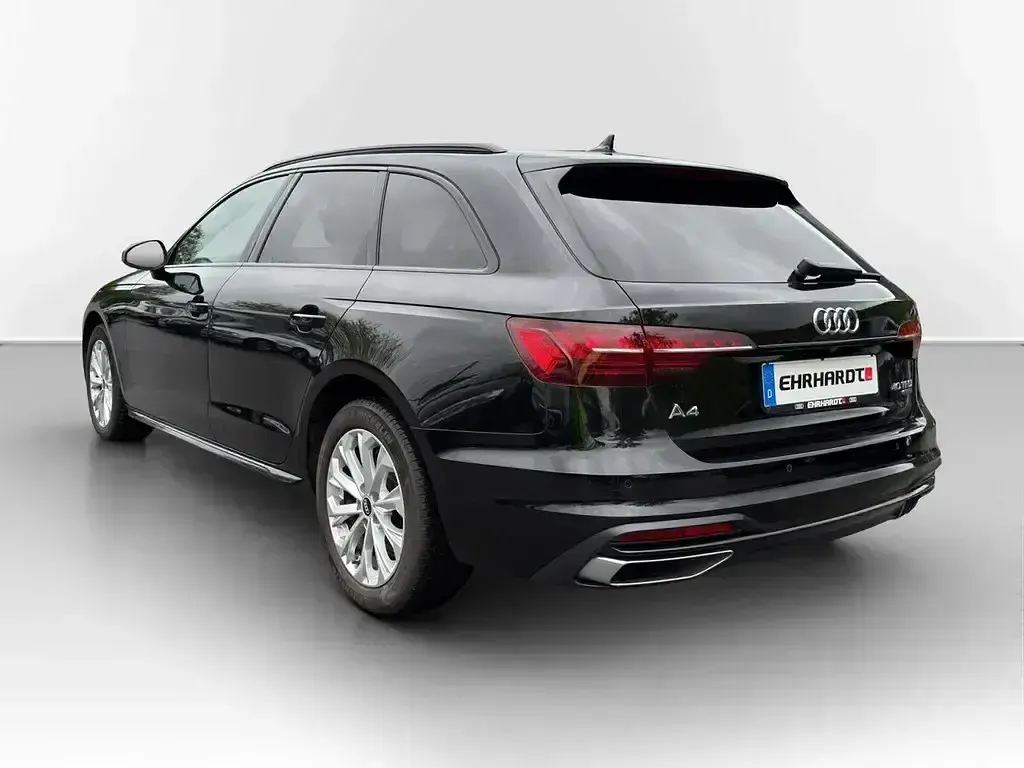 Gebraucht Audi A4 Advanced 204 PS (150 kW) 2021 Mythosschwarz metallic Kombi