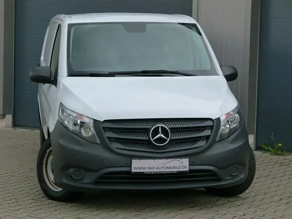 Gebraucht Mercedes Vito 163 PS (119 kW) 2022 Arktikweiss Van