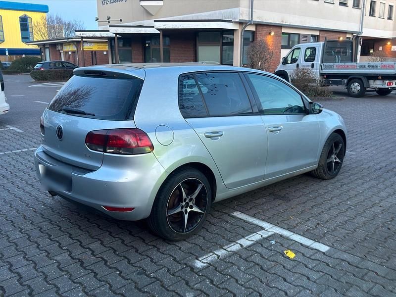 Gebraucht VW Golf VI Comfortline 122 PS (89 kW) 2009 Silber Kleinwagen