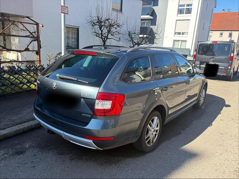 Gebraucht Skoda Octavia 184 PS (135 kW) 2016 Grau Kleinwagen