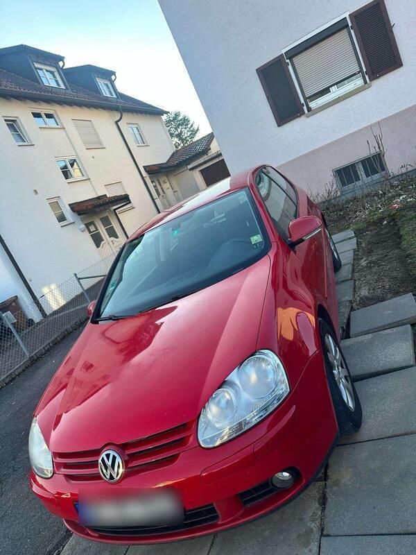 Rot Gebraucht 2006 VW Golf V Coupé | 2.100 € (Guter Preis) - Bild 1/4