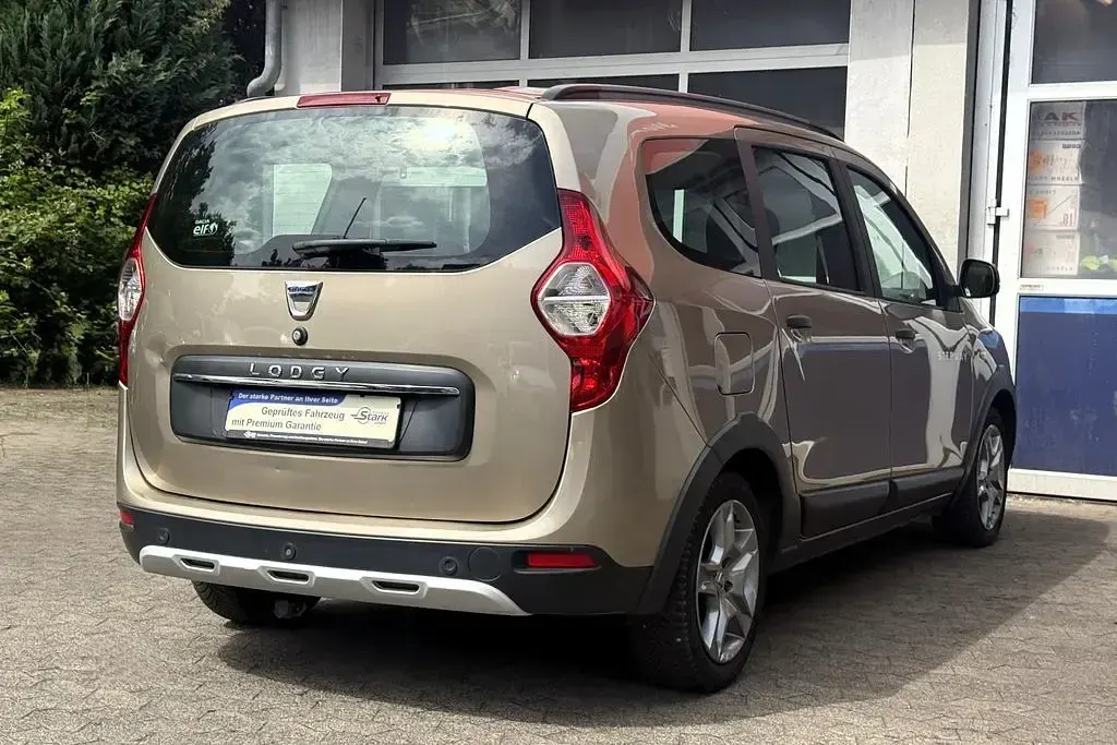 Gebraucht Dacia Lodgy Stepway 131 PS (96 kW) 2020 Gold Van / Kleinbus