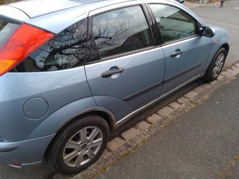 Gebraucht Ford Focus 101 PS (74 kW) 2004 Blau Limousine