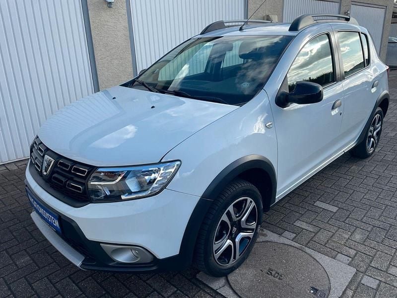Gebraucht Dacia Sandero Stepway 90 PS (66 kW) 2018 Weiß SUV