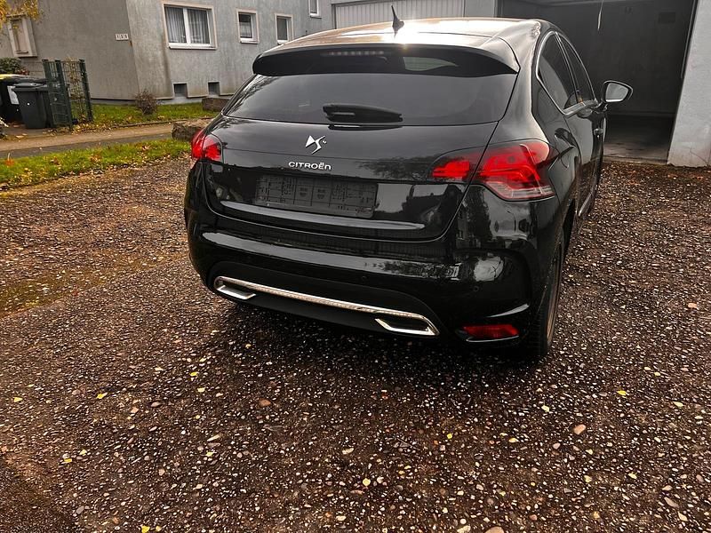 Gebraucht Citroën DS4 120 PS (88 kW) 2011 Schwarz Kleinwagen