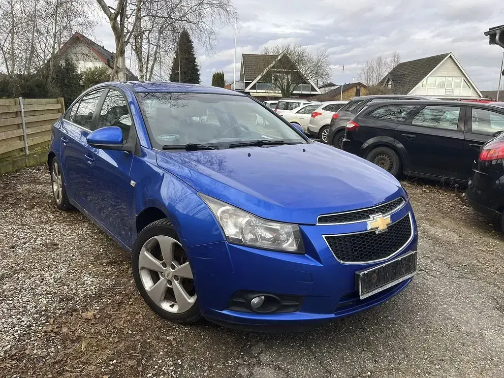 Gebraucht Chevrolet Cruze LT 150 PS (110 kW) 2010 Blau Limousine