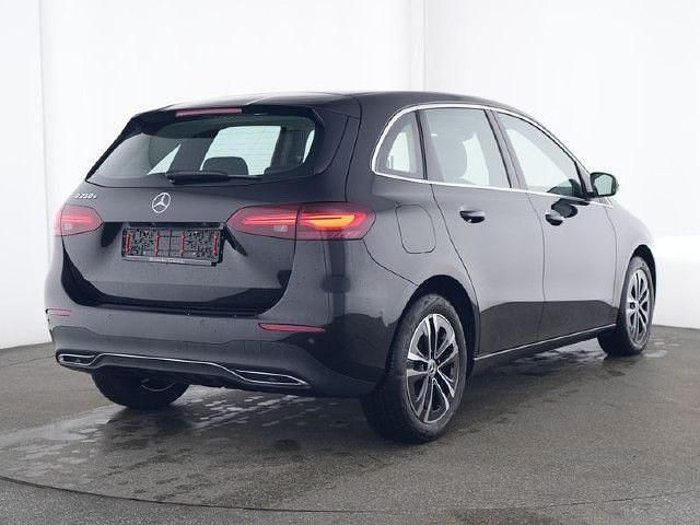 Gebraucht Mercedes B250e 218 PS (160 kW) 2023 Van / Kleinbus
