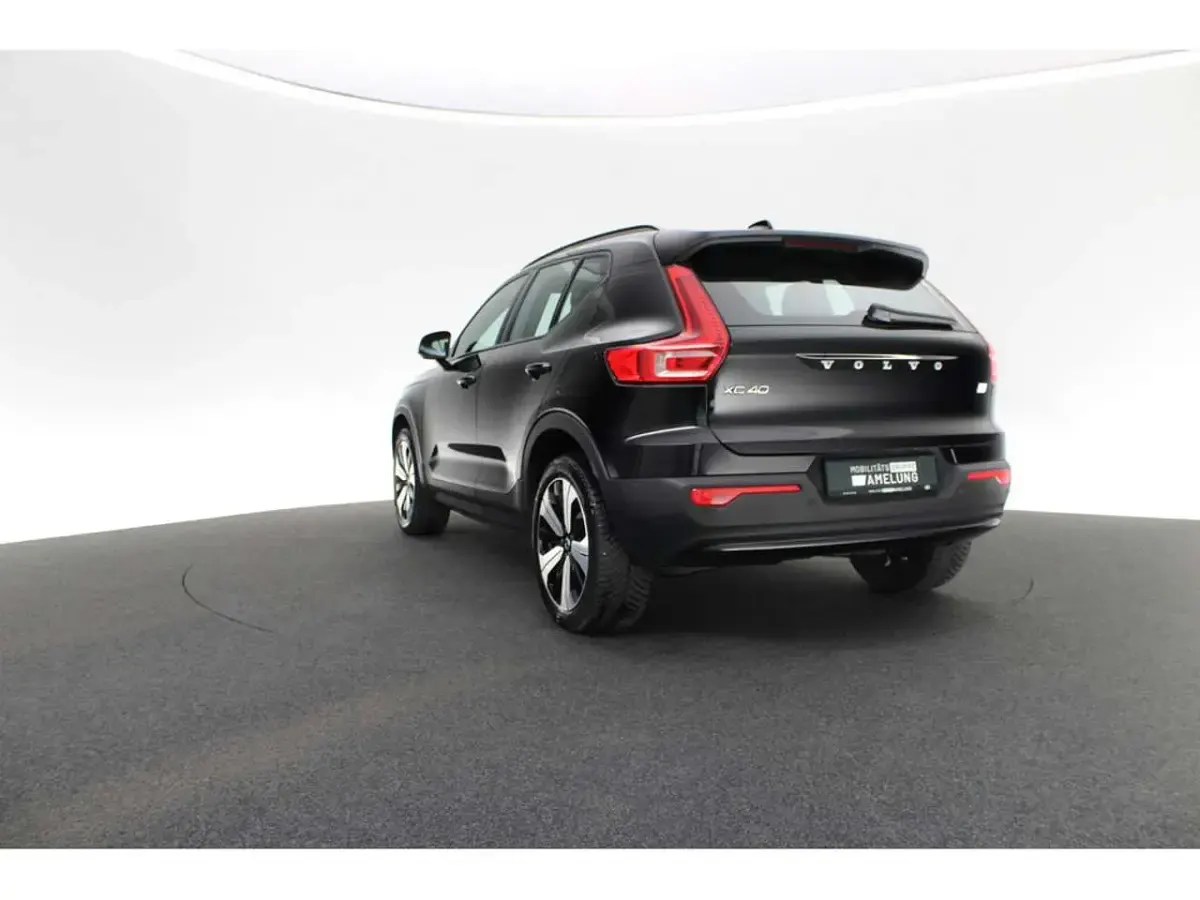 Gebraucht Volvo XC40 Core 169 kW (231 PS) 2023 Schwarz SUV