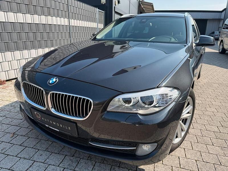 Gebraucht BMW 520 184 PS (135 kW) 2012 Grau Kombi