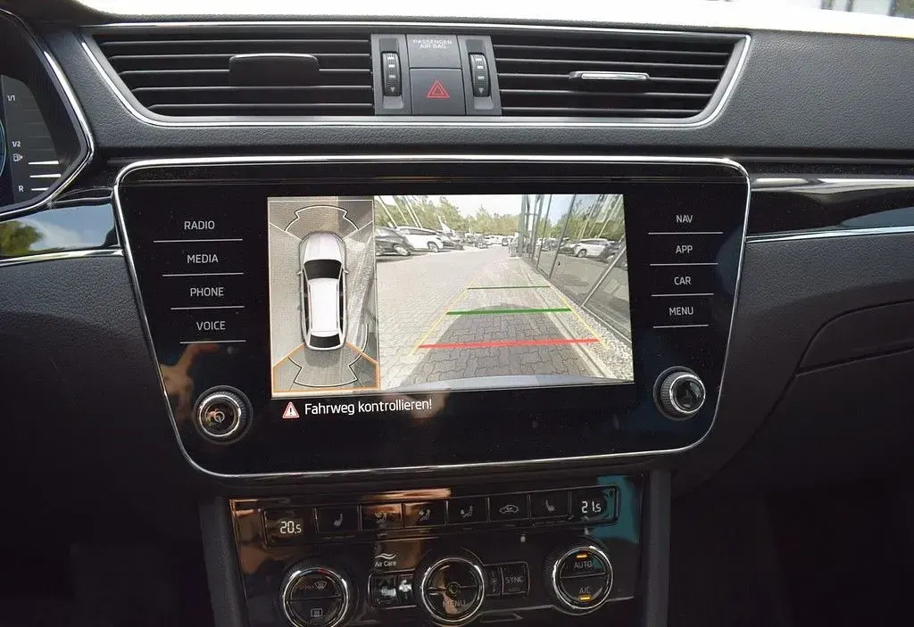 Gebraucht Skoda Superb LAURIN & KLEMENT 200 PS (147 kW) 2023 Graphitegrau metallic Kombi